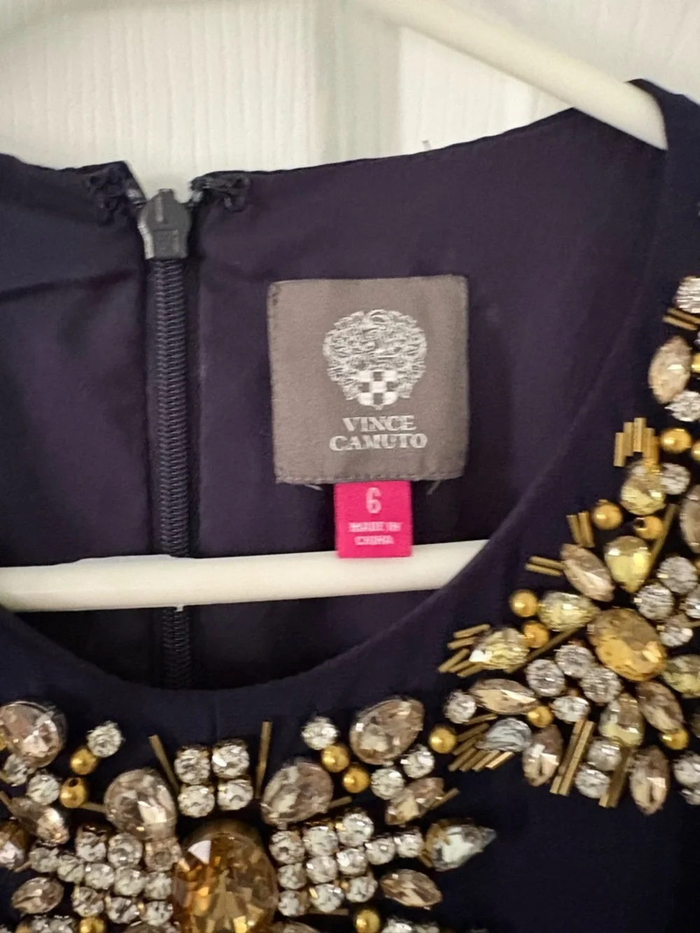 Vince Camuto Navy Embellished Jewel Neck Bodycon Dress Size 6 Elegant Cocktail - Picture 5 of 6